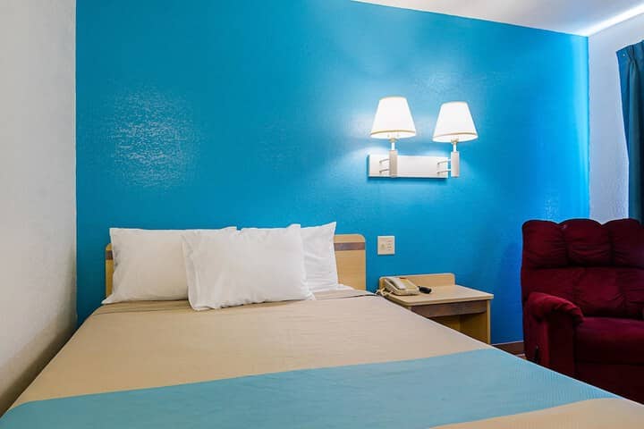 Room 16 of 33