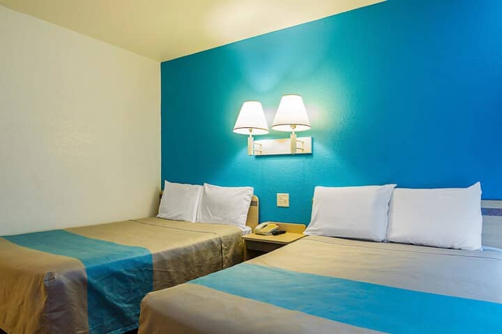 Room 6 of 33